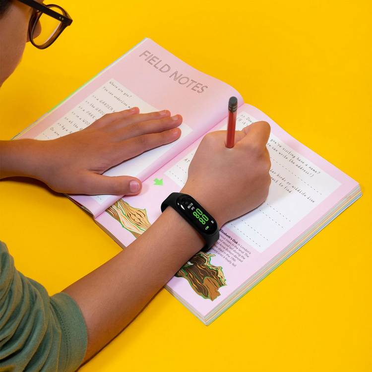 Tikkers kids fitness tracker black (British brand)