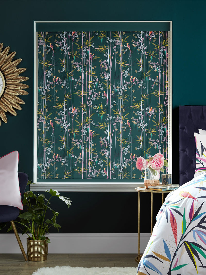 Sara Miller roller blind dark green linear, UK version