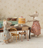 Maileg party cake with stand, UK version
