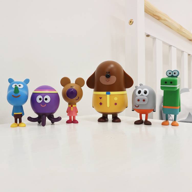 Hey Duggee figure set with 6 characters (British brand)