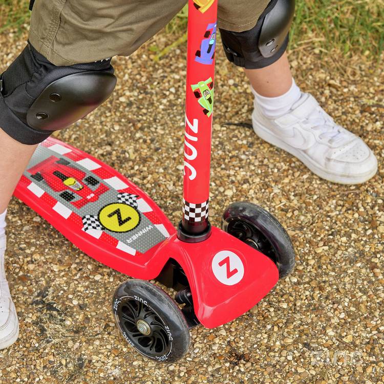 Zinc Light Up Racecar scooter red - British product