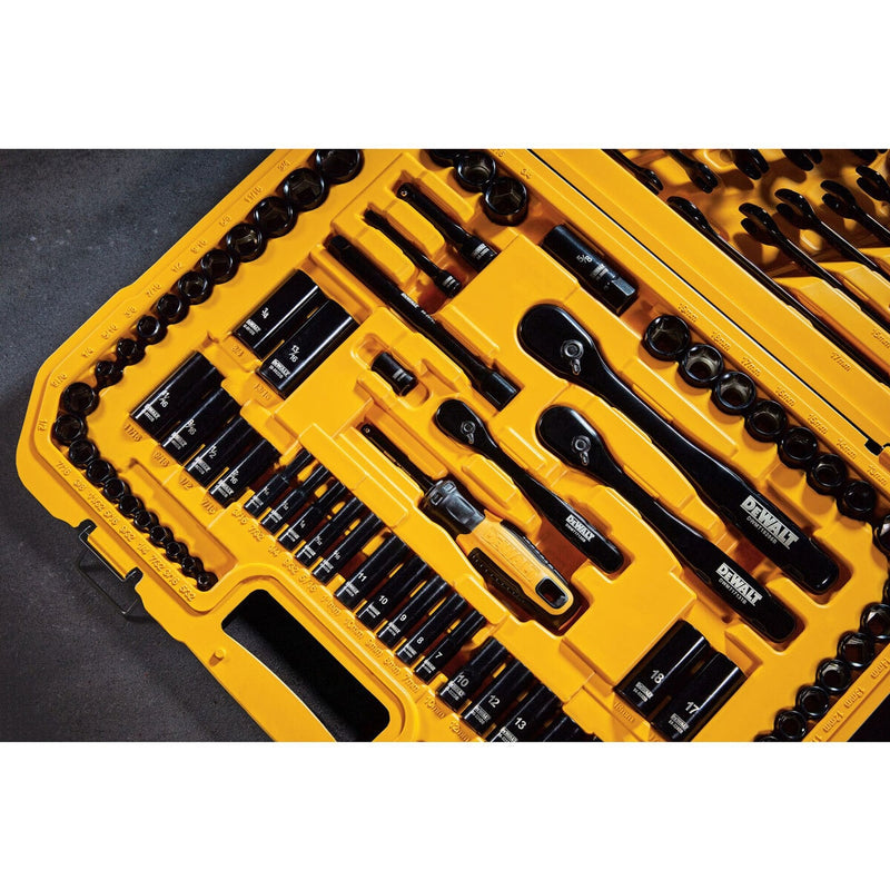 DEWALT mechanics tool set 184pc, UK version
