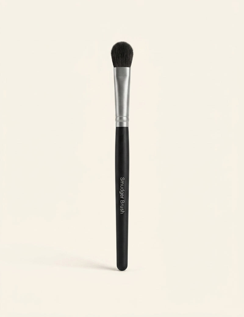 Charlotte Tilbury eye smudger brush V2, UK version