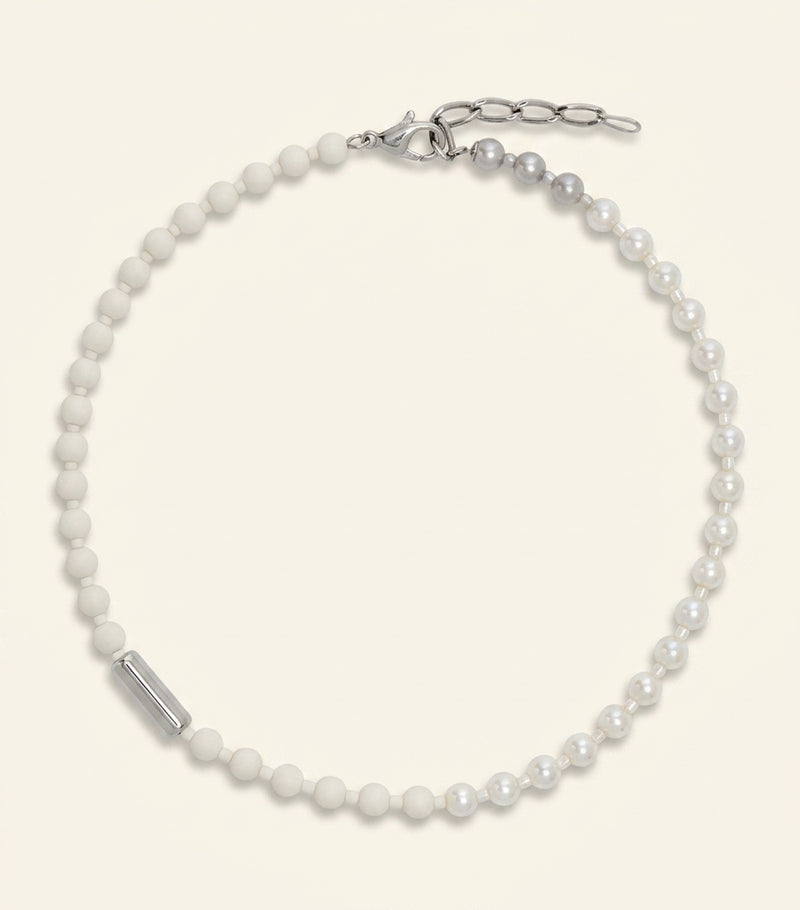 McQueen faux pearl and skull necklace brass (British brand)