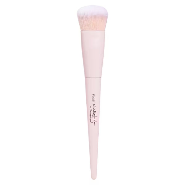 Studio London foundation brush (British brand)