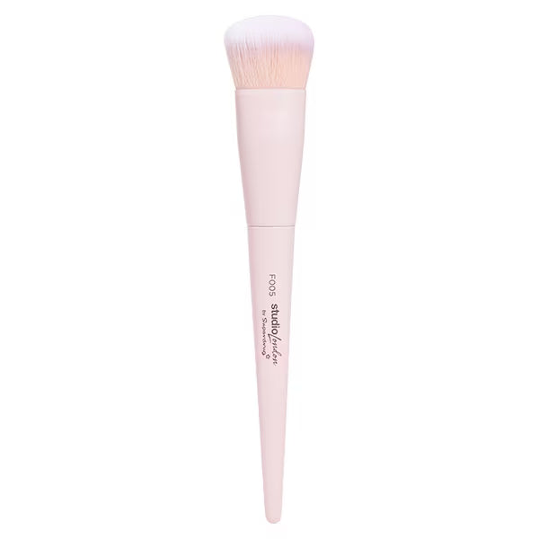 Studio London foundation brush (British brand)