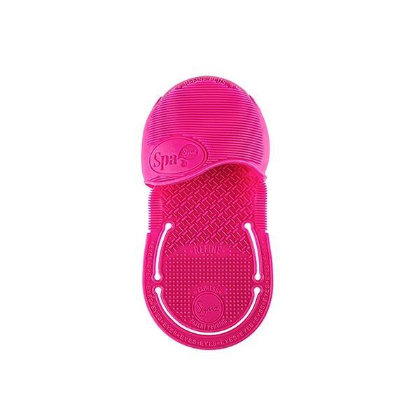 Sigma Beauty Express brush cleaning glove (British brand)
