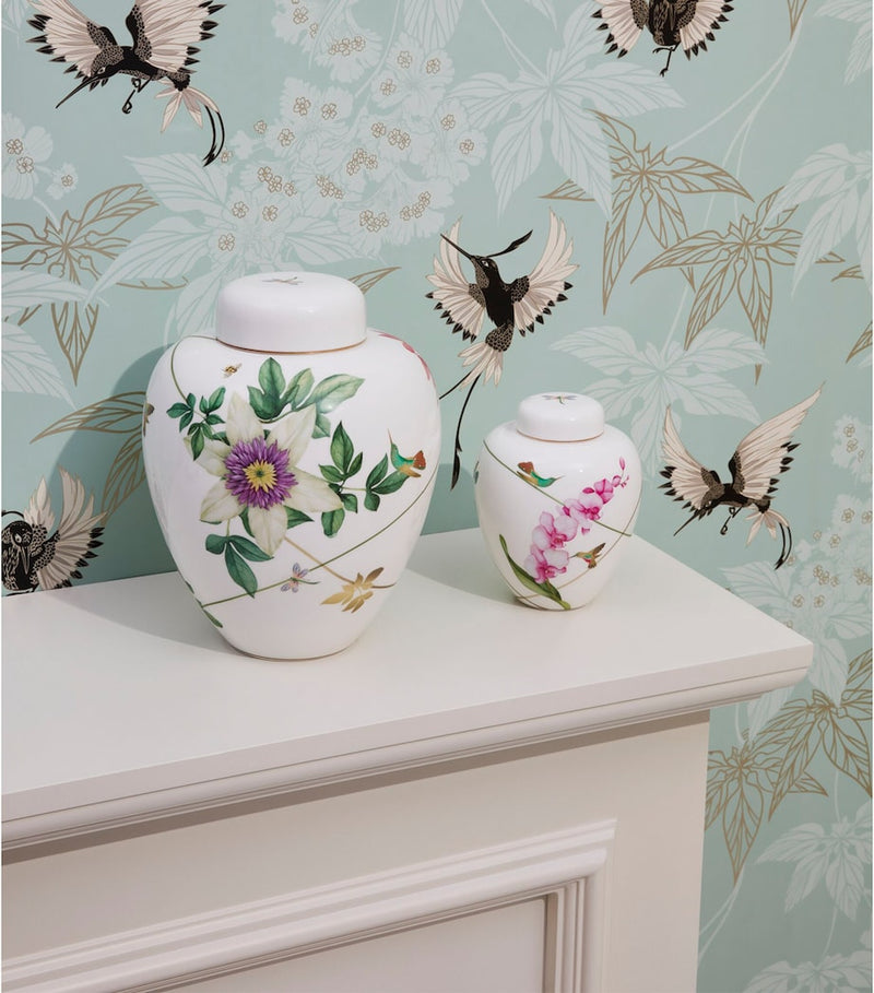 Wedgwood Hummingbird Lidded Vase 15cm (British brand)
