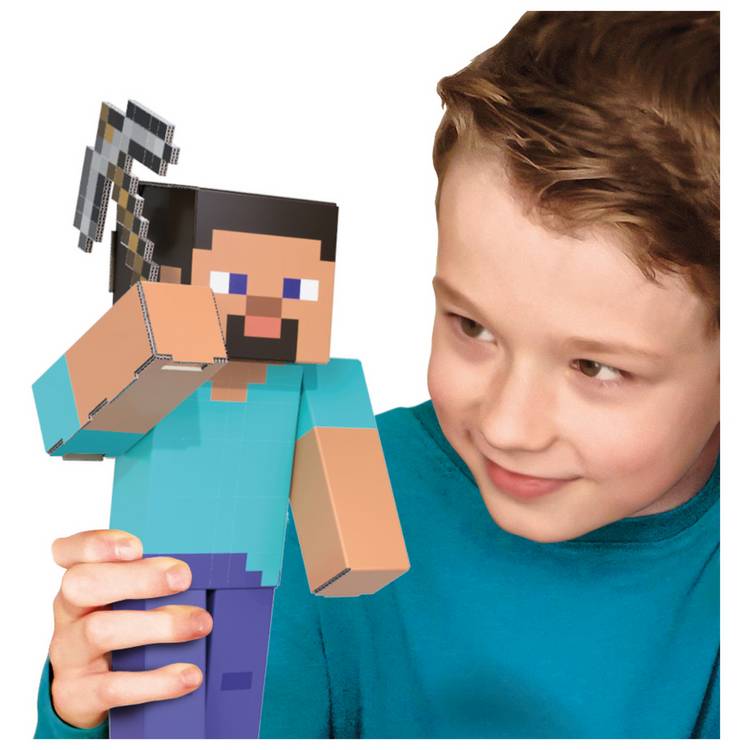 Minecraft craft kit with 5 characters, imported from the UK