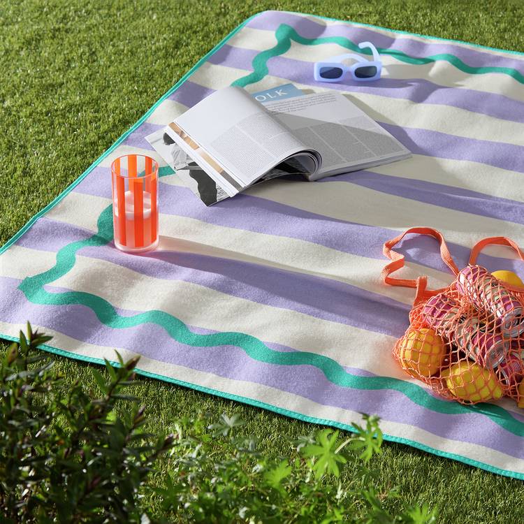 Home Scandi Wiggle picnic rug 135cm (British brand)