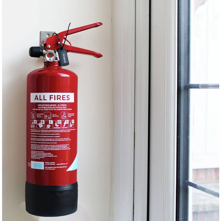 Firexo fire extinguisher 2 litre, UK version