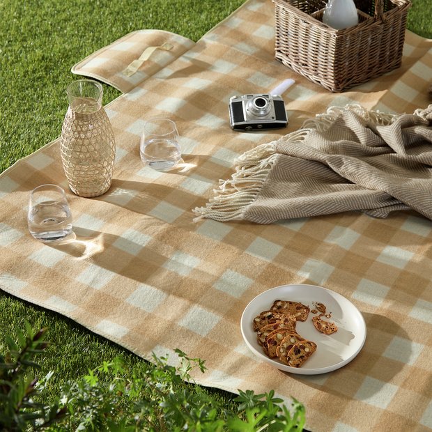 Home Country check picnic rug 135x135cm (British brand)