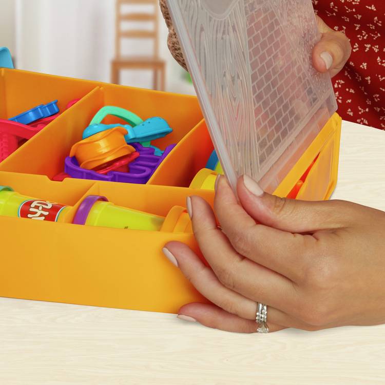 Play-Doh Rainbow Animal Storage Set with 8 Tubs, UK version