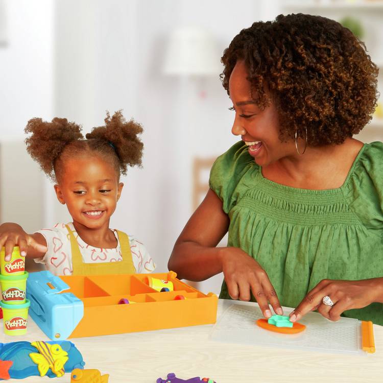 Play-Doh Rainbow Animal Storage Set with 8 Tubs, UK version