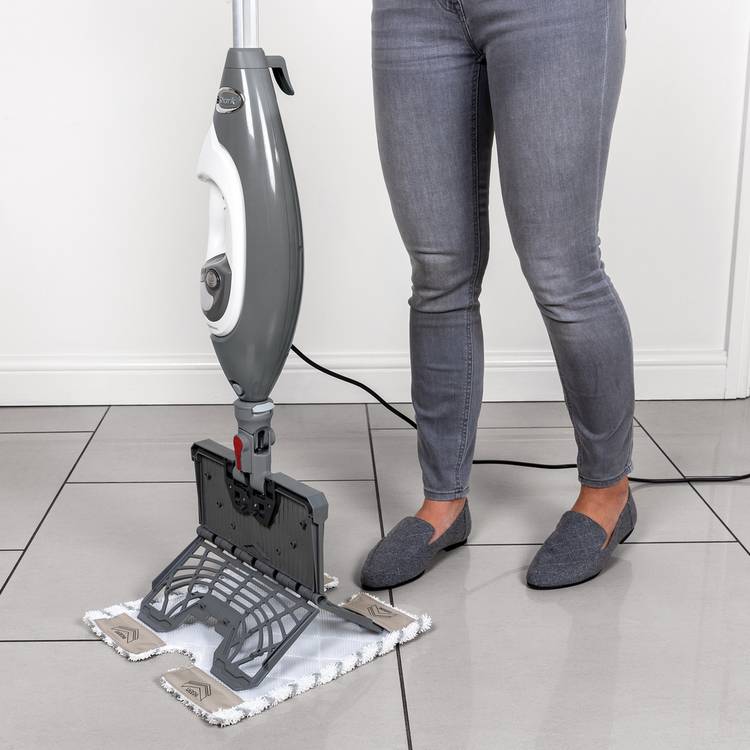 Shark Lift-Away steam mop and handheld cleaner - British product