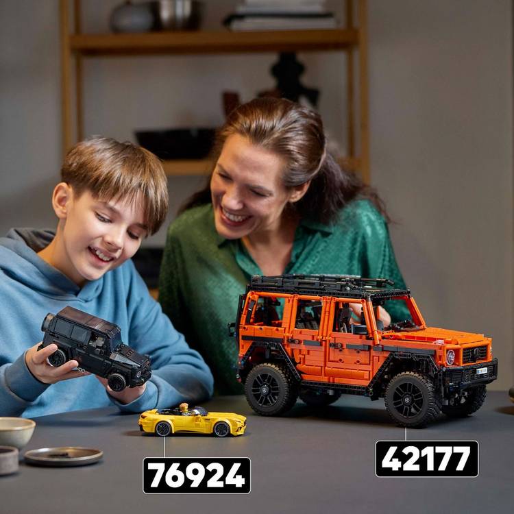 LEGO Technic Mercedes-Benz G500 building set 2891 pieces - British product