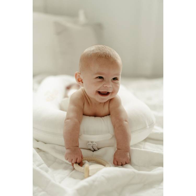 DockATot baby lounger Pristine White, UK version