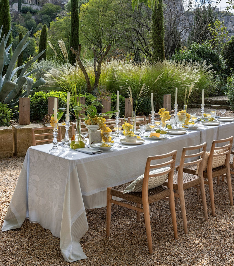 Le Jacquard Français Promenade Impériale tablecloth 175x320cm, imported from the UK