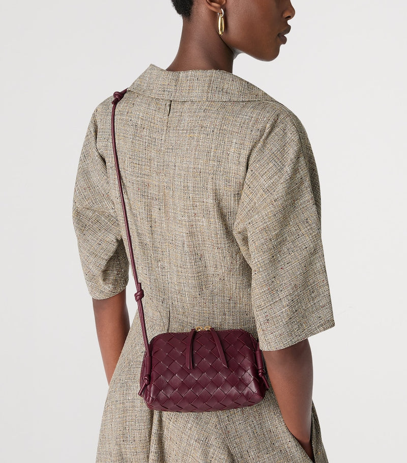 Bottega Veneta compact leather concert pouch (British brand)