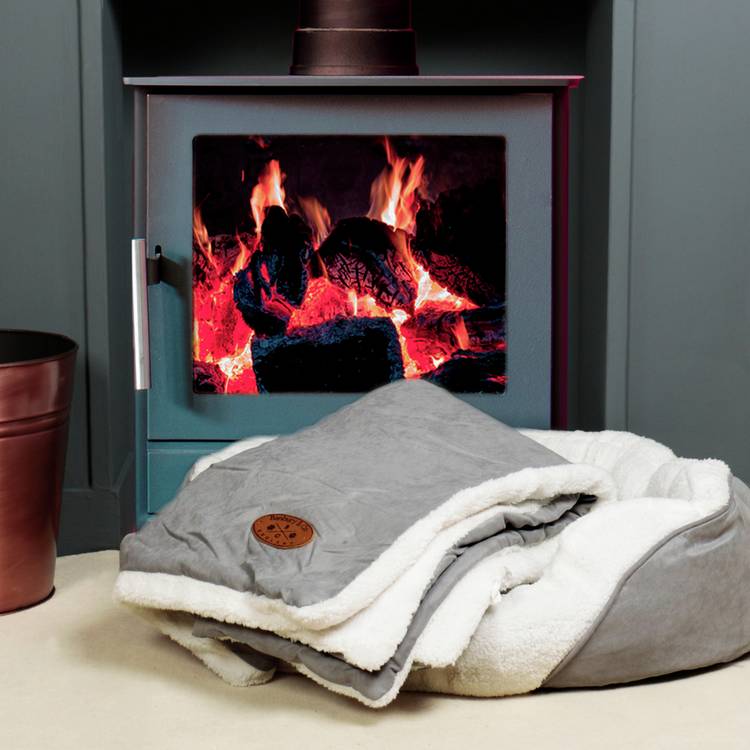 Banbury & Co luxury dog bed medium, imported from the UK