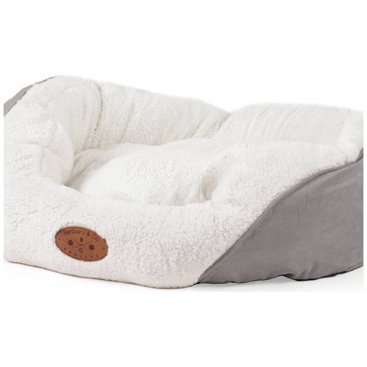 Banbury & Co luxury dog bed medium, imported from the UK