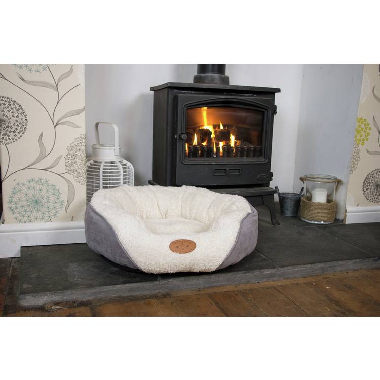 Banbury & Co luxury dog bed medium, imported from the UK