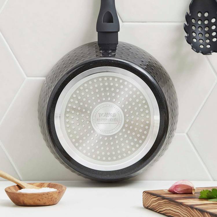 Tower Diamo 3-piece saucepan set black - British product