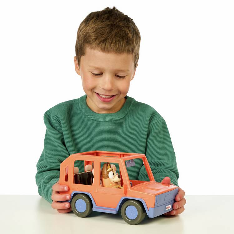 Bluey Heeler Family Road Trip 4WD with figure (British brand)