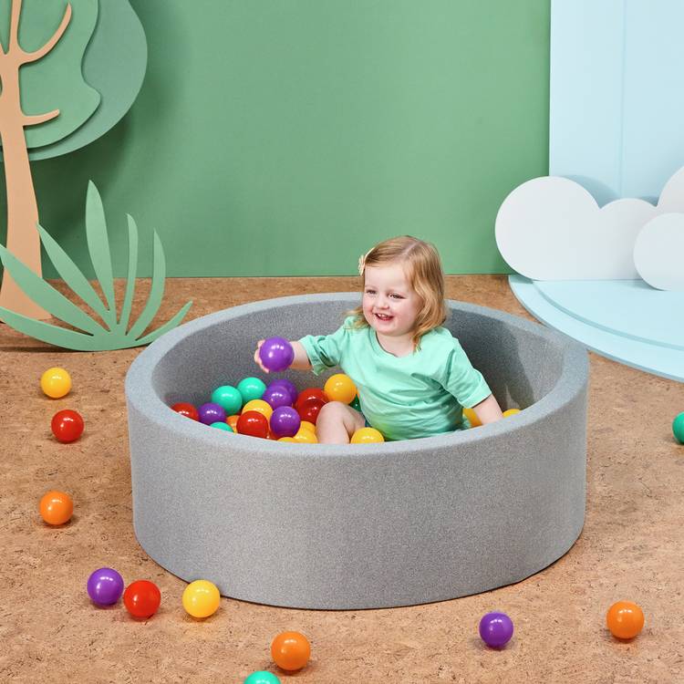 Chad Valley foam ball pit with 120 balls, imported from the UK