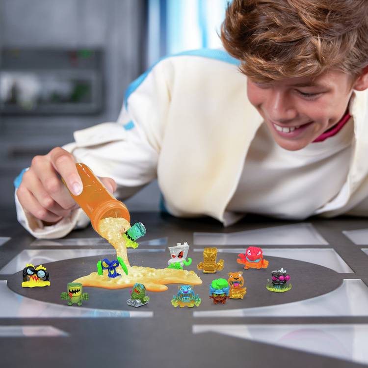 Mr Beast Lab Atomic Swarms Mega Lab toy (British brand)