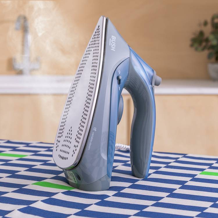 Bush ES2461 travel iron compact dual voltage - British product