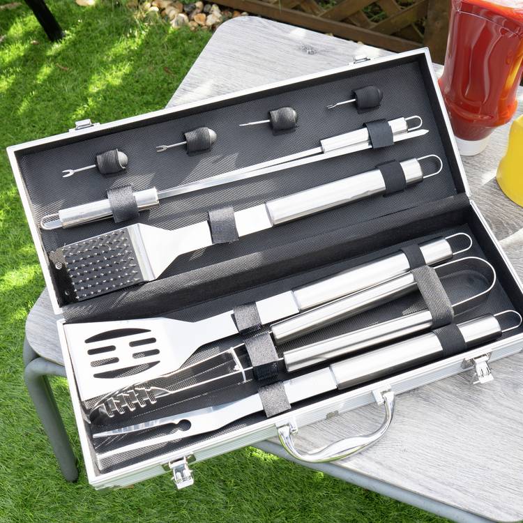 Menkind BBQ Tool Kit 10-piece set, imported from the UK