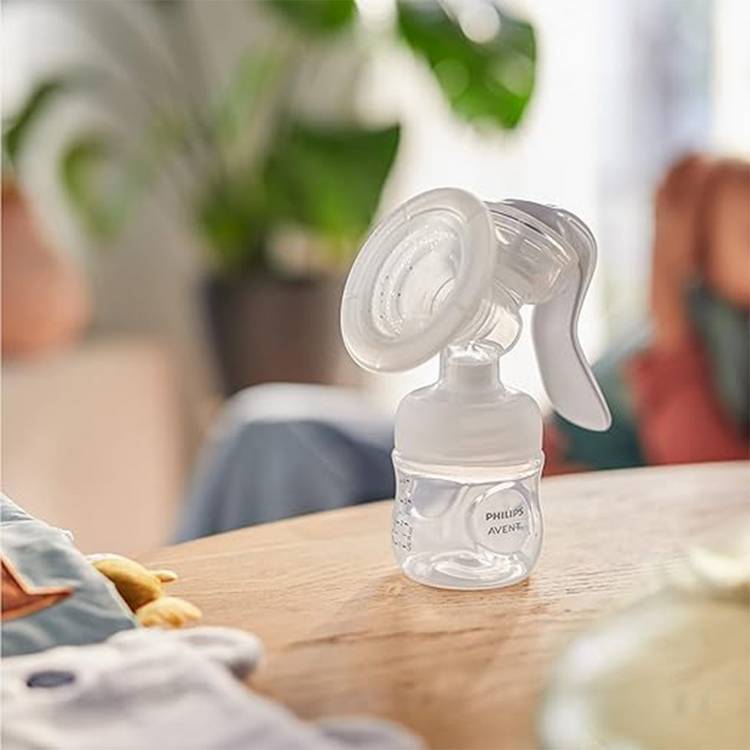Philips Avent single manual breast pump, imported from the UK