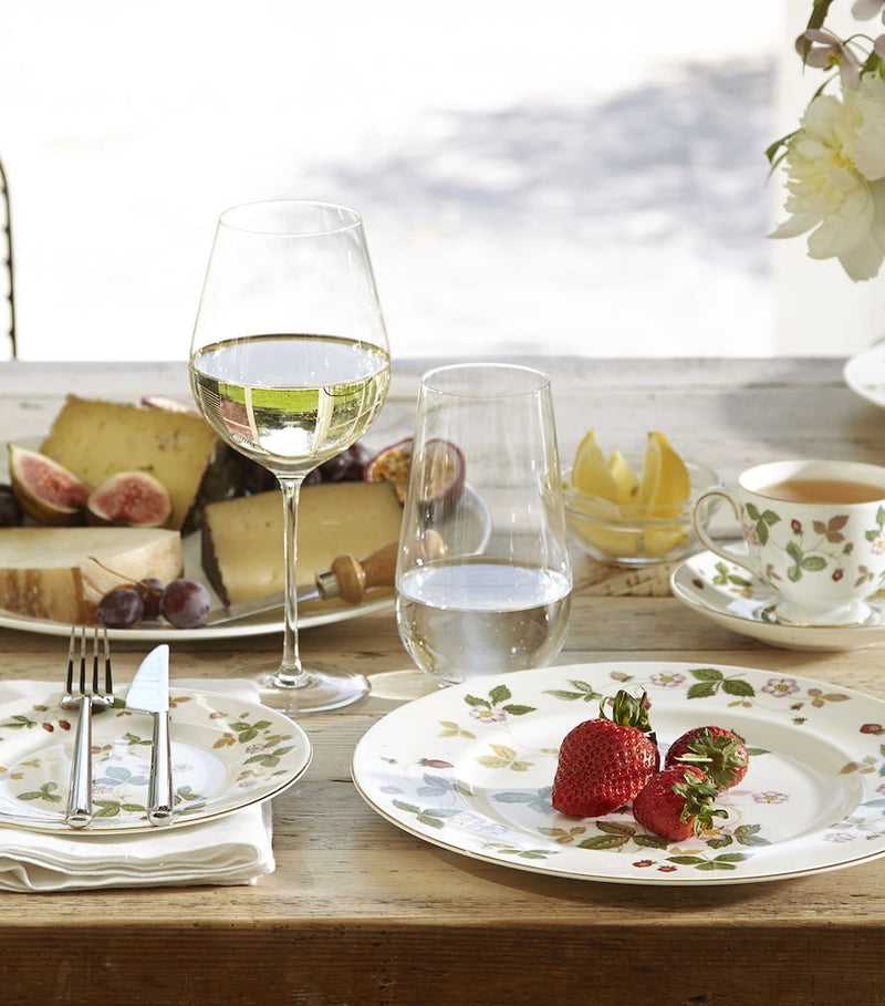 Wedgwood Wild Strawberry plate 23cm (British brand)