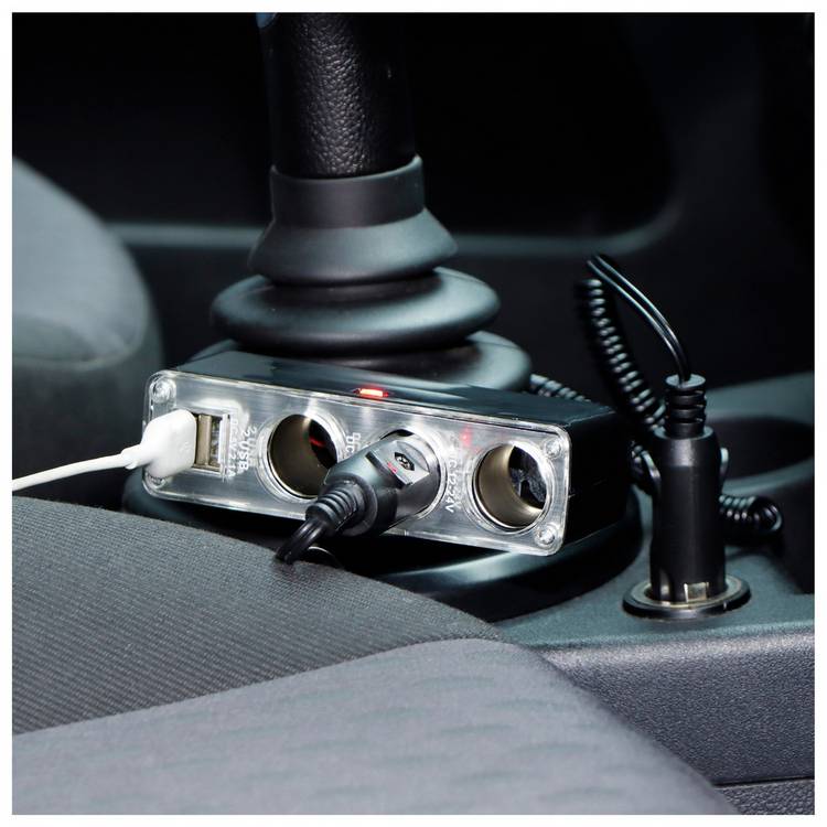 Streetwize triple 12V car adapter with USB - British product