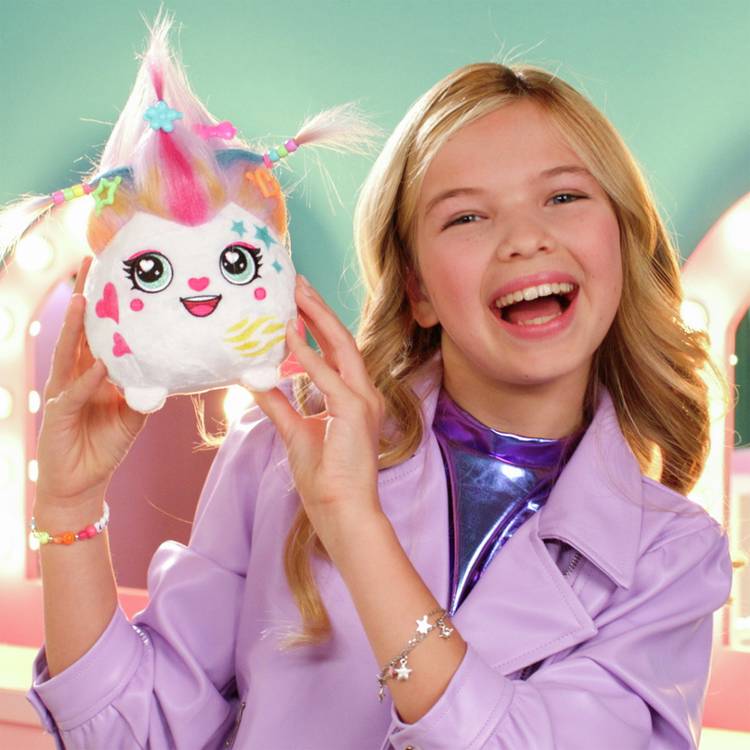 Airbrush Plush Hair'iffic Salon toy with airbrush and accessories, UK version