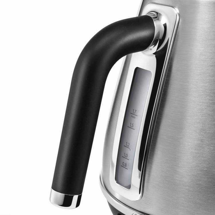 De'Longhi stainless steel kettle 1.7L, imported from the UK