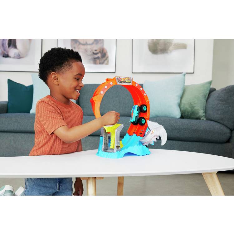 Hot Wheels Monster Trucks Corkscrew Shark Smash track set, UK version