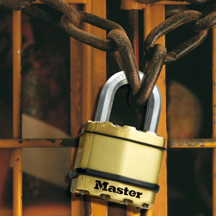Master Lock Excell 45mm laminated padlock pack of 2, UK version