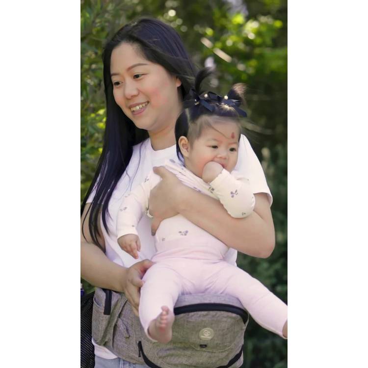 Dreambaby Up And Go hip seat carrier in grey, UK version