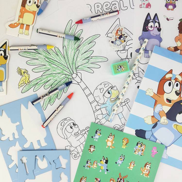 Bluey large art colouring set, imported from the UK