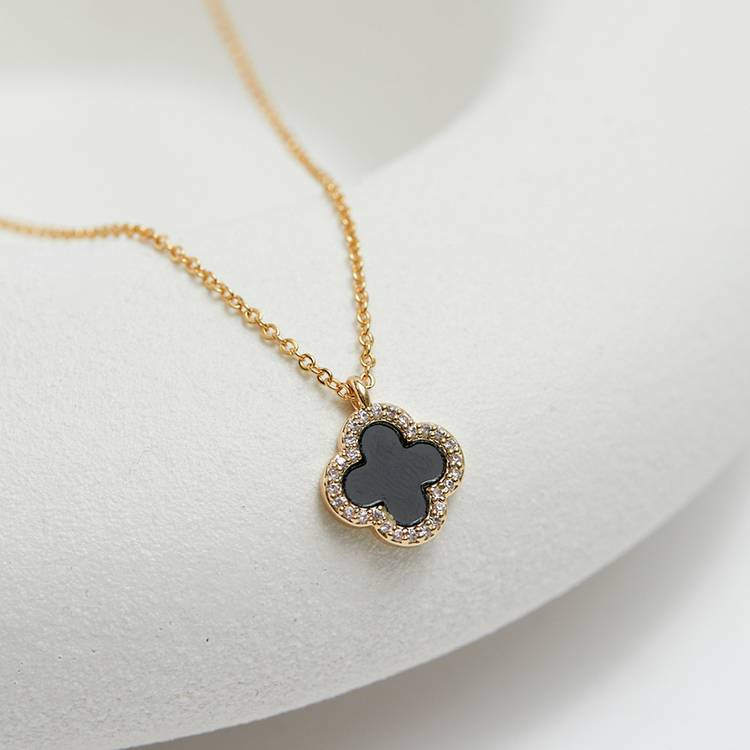 Jon Richard gold plated clover pendant necklace 40.6cm - British product