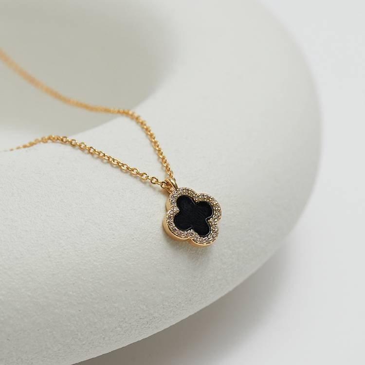 Jon Richard gold plated clover pendant necklace 40.6cm - British product
