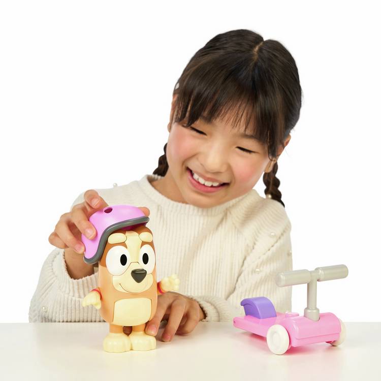 Bluey Bingo Chat Mates figure with scooter, UK version