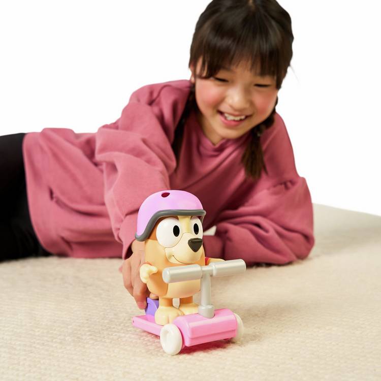 Bluey Bingo Chat Mates figure with scooter, UK version