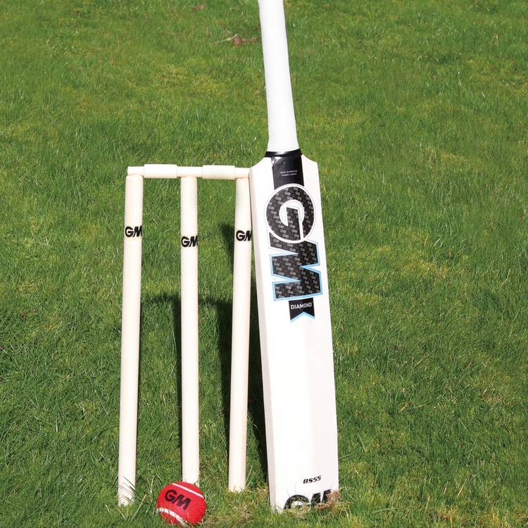 Gunn and Moore Ben Stokes Diamond Junior cricket set, UK version