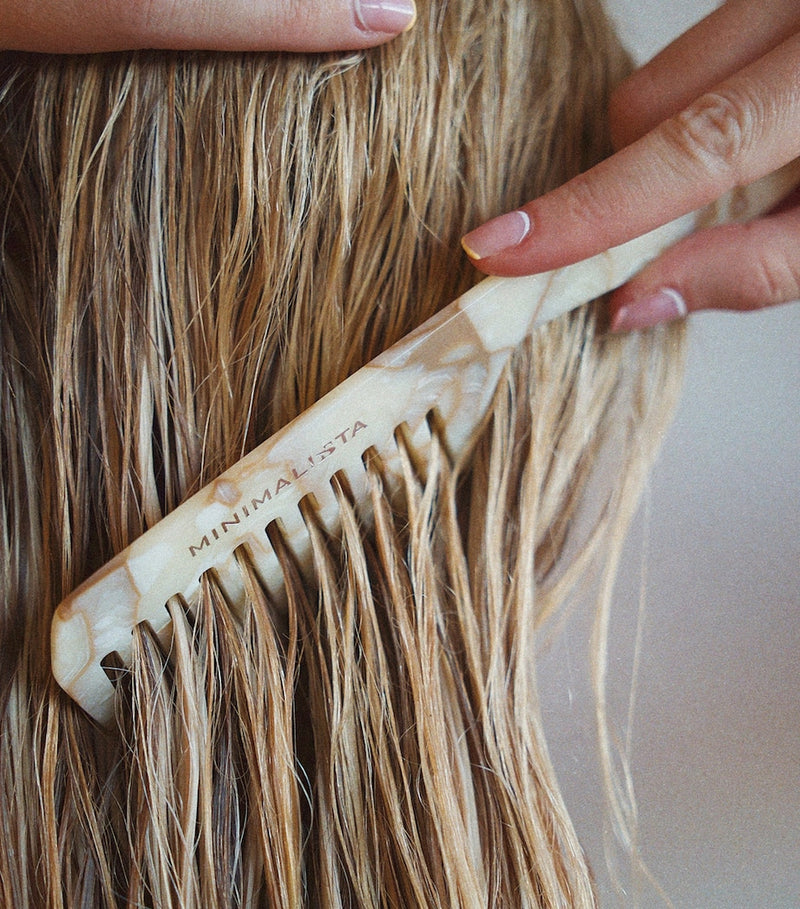 Minimalista classic comb made from plant-based cellulose acetate, imported from the UK