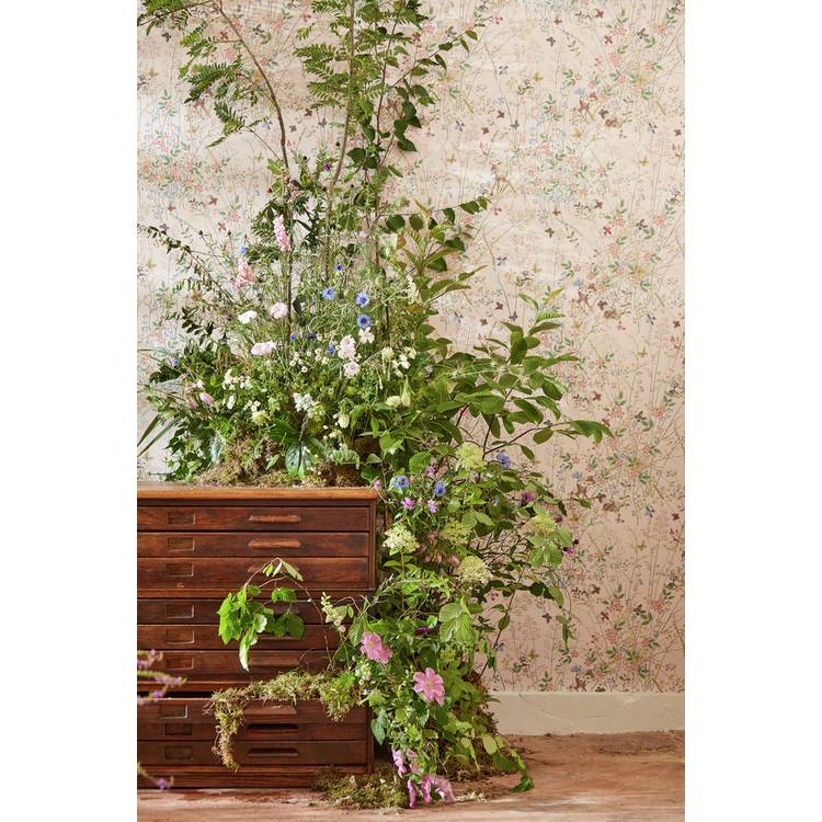 Sanderson Disney Bambi Neapolitan Pink wallpaper roll (British brand)