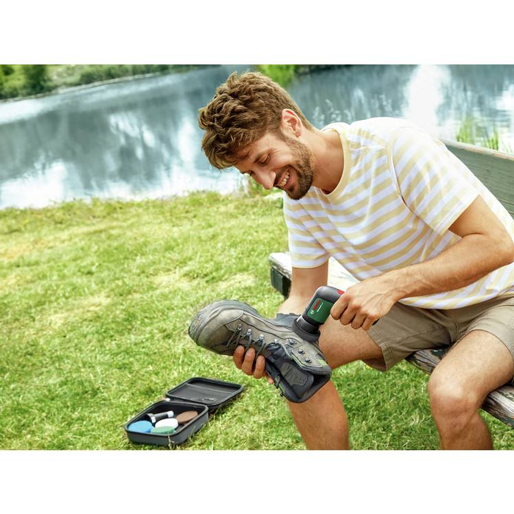 Bosch UniversalBrush cordless cleaning brush - British product