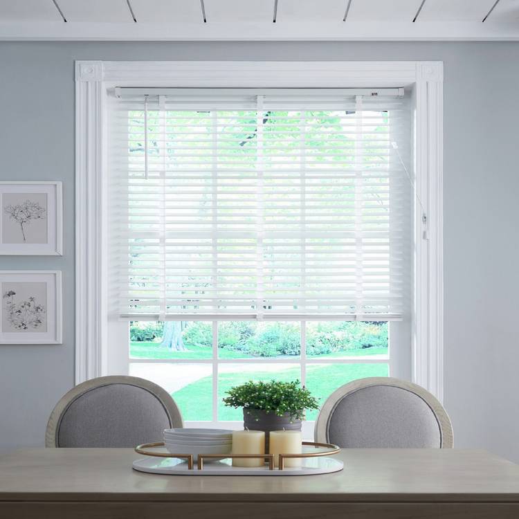 Little Black Book basswood white venetian blind 60cm - British product